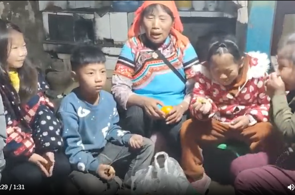 滇南彝语故事大赛作品：《贴门神的来历》(建水车秀珍)